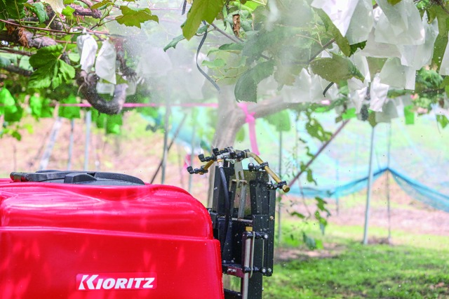 【樹園地管理特集】やまびこジャパン 新防除スタイル登場 共立スイングスプレーヤ